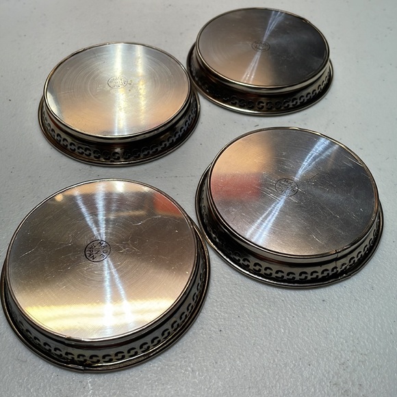 Four vintage metal coasters - Picture 8 of 8